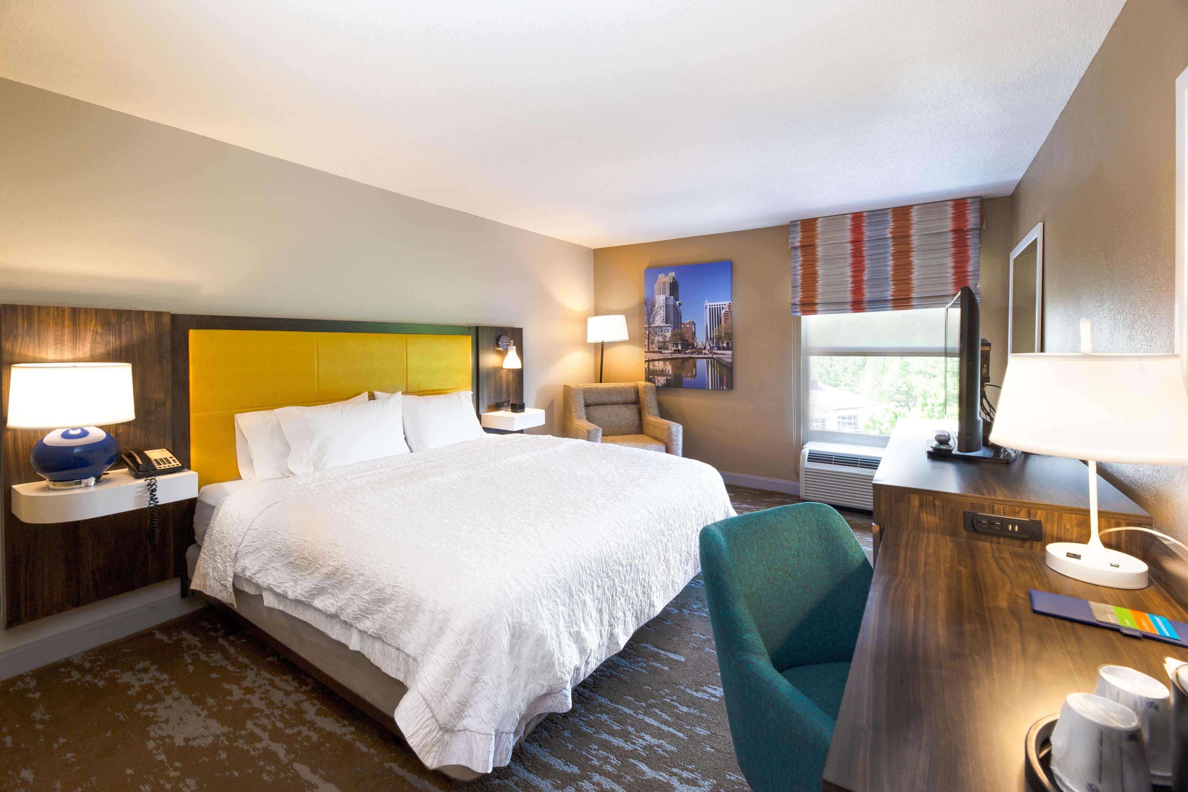 Hampton Inn & Suites Raleigh Cary Lenovo Center Dış mekan fotoğraf