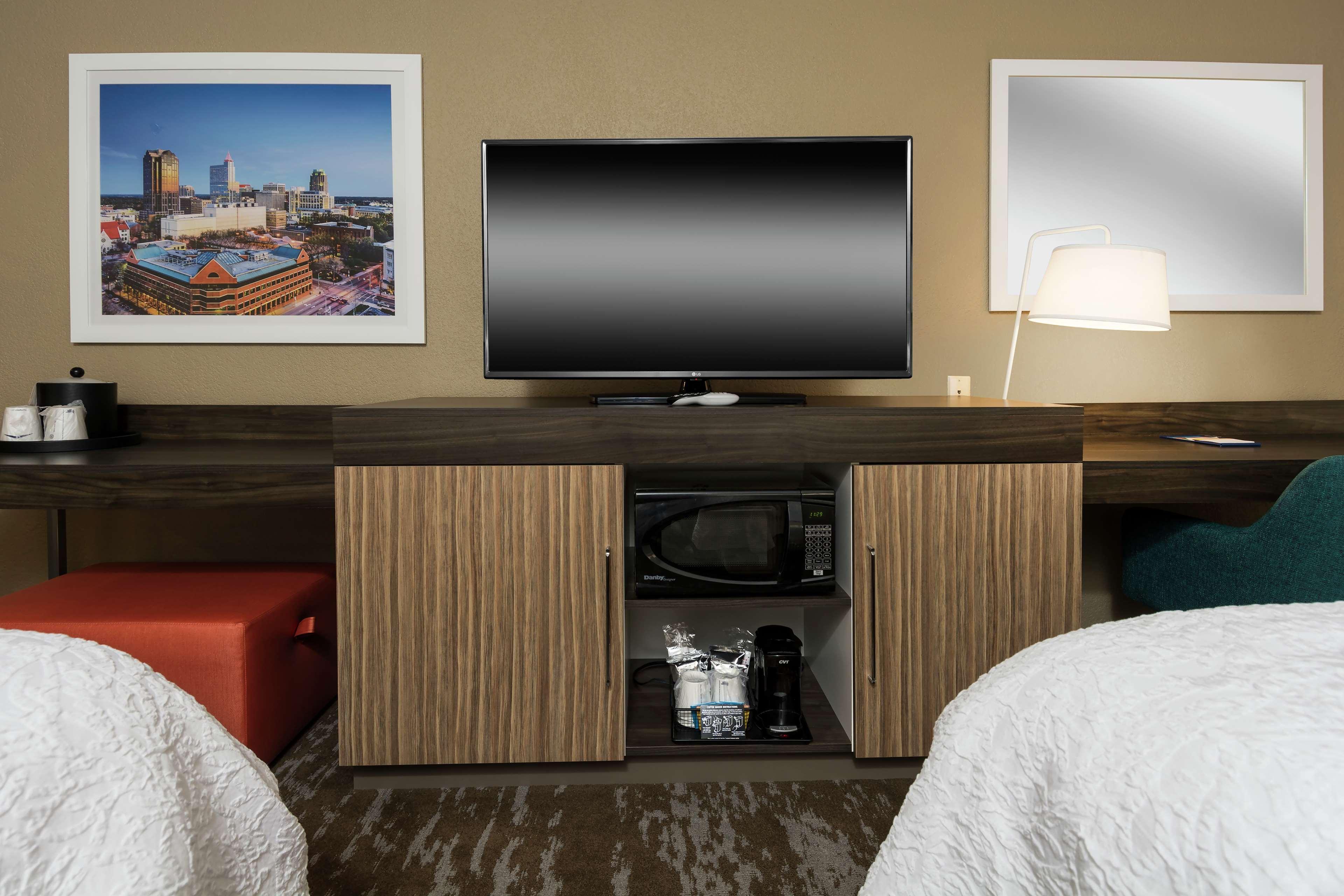 Hampton Inn & Suites Raleigh Cary Lenovo Center Dış mekan fotoğraf
