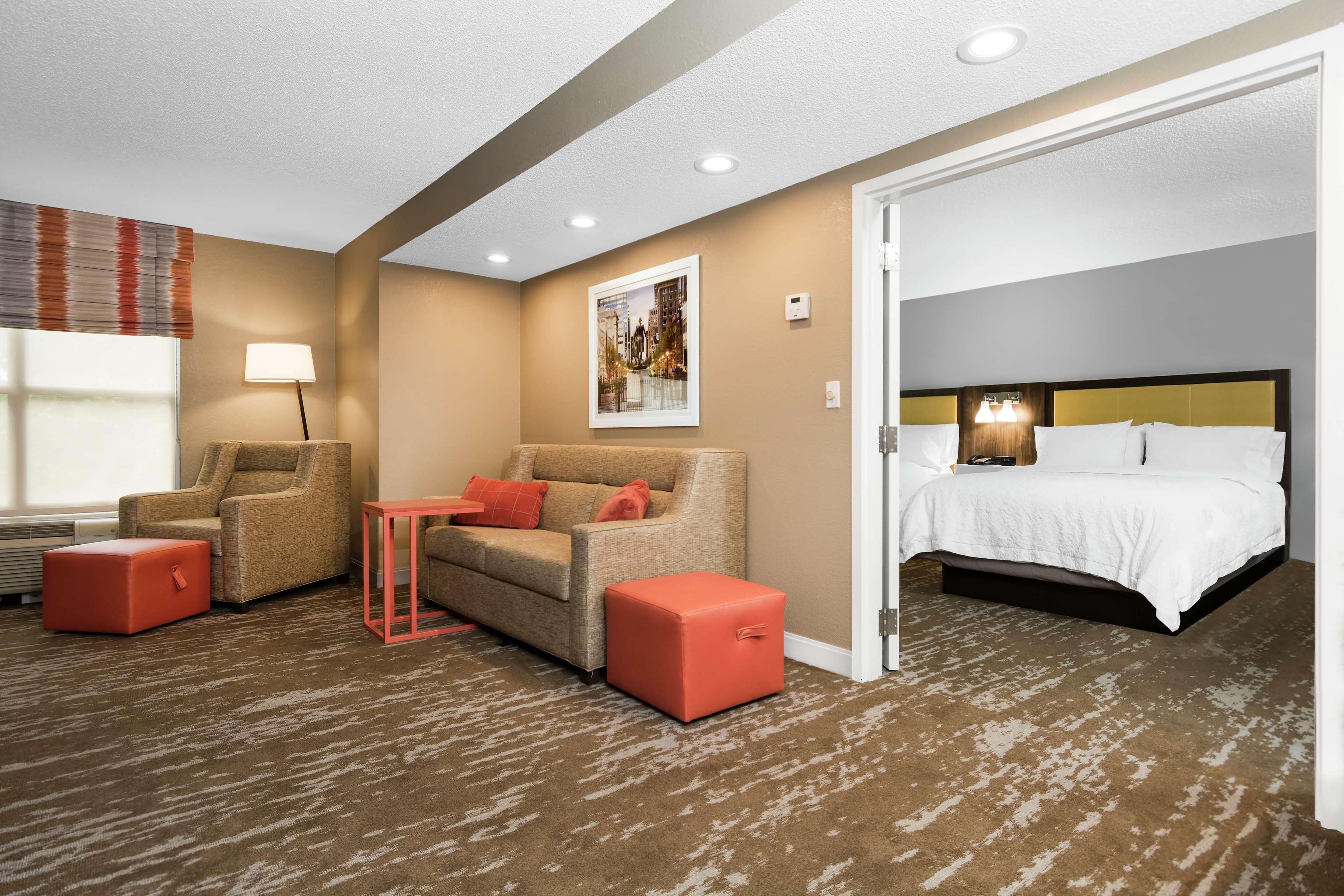 Hampton Inn & Suites Raleigh Cary Lenovo Center Dış mekan fotoğraf
