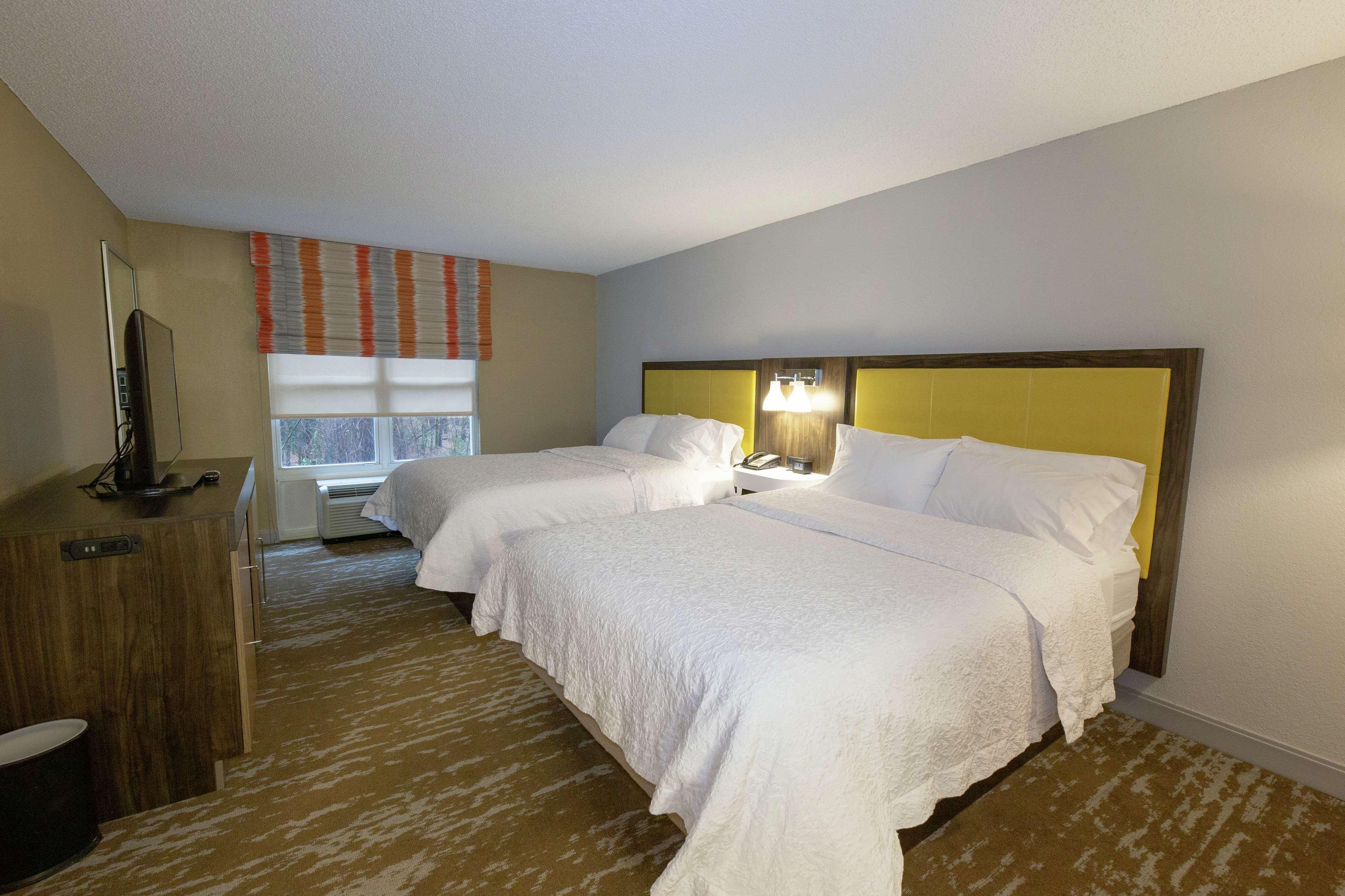 Hampton Inn & Suites Raleigh Cary Lenovo Center Dış mekan fotoğraf
