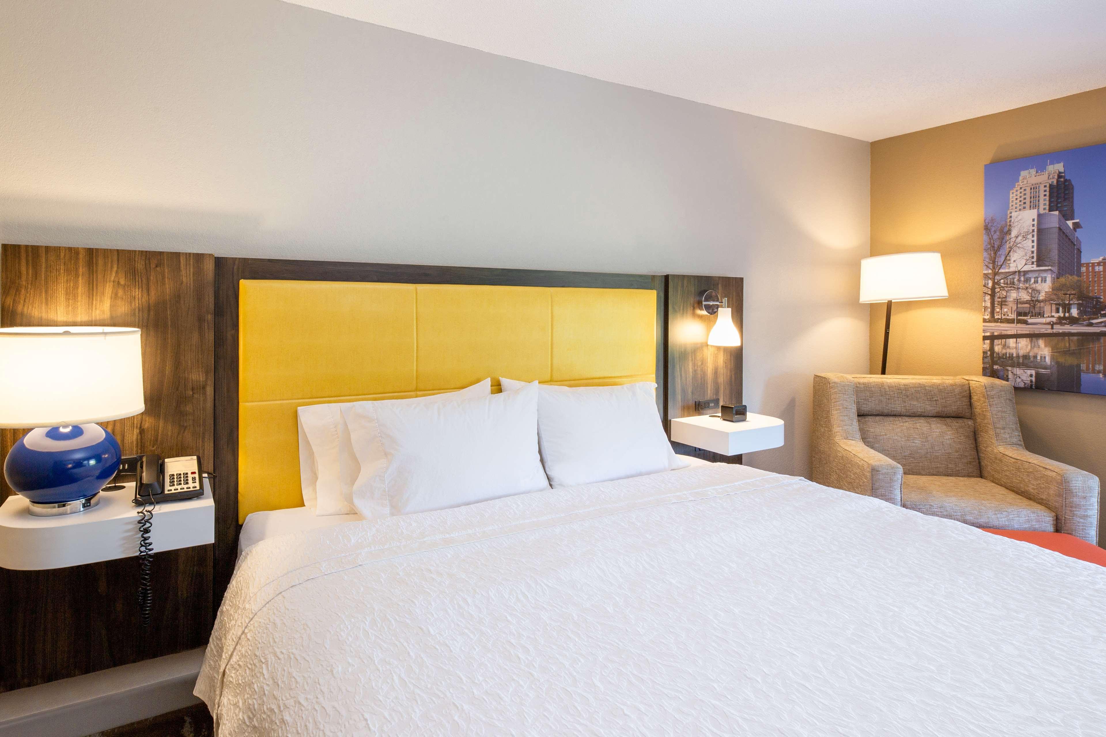 Hampton Inn & Suites Raleigh Cary Lenovo Center Dış mekan fotoğraf