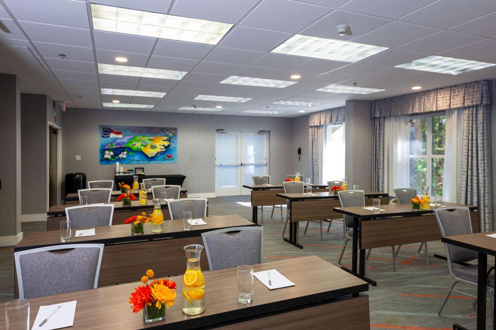 Hampton Inn & Suites Raleigh Cary Lenovo Center Dış mekan fotoğraf