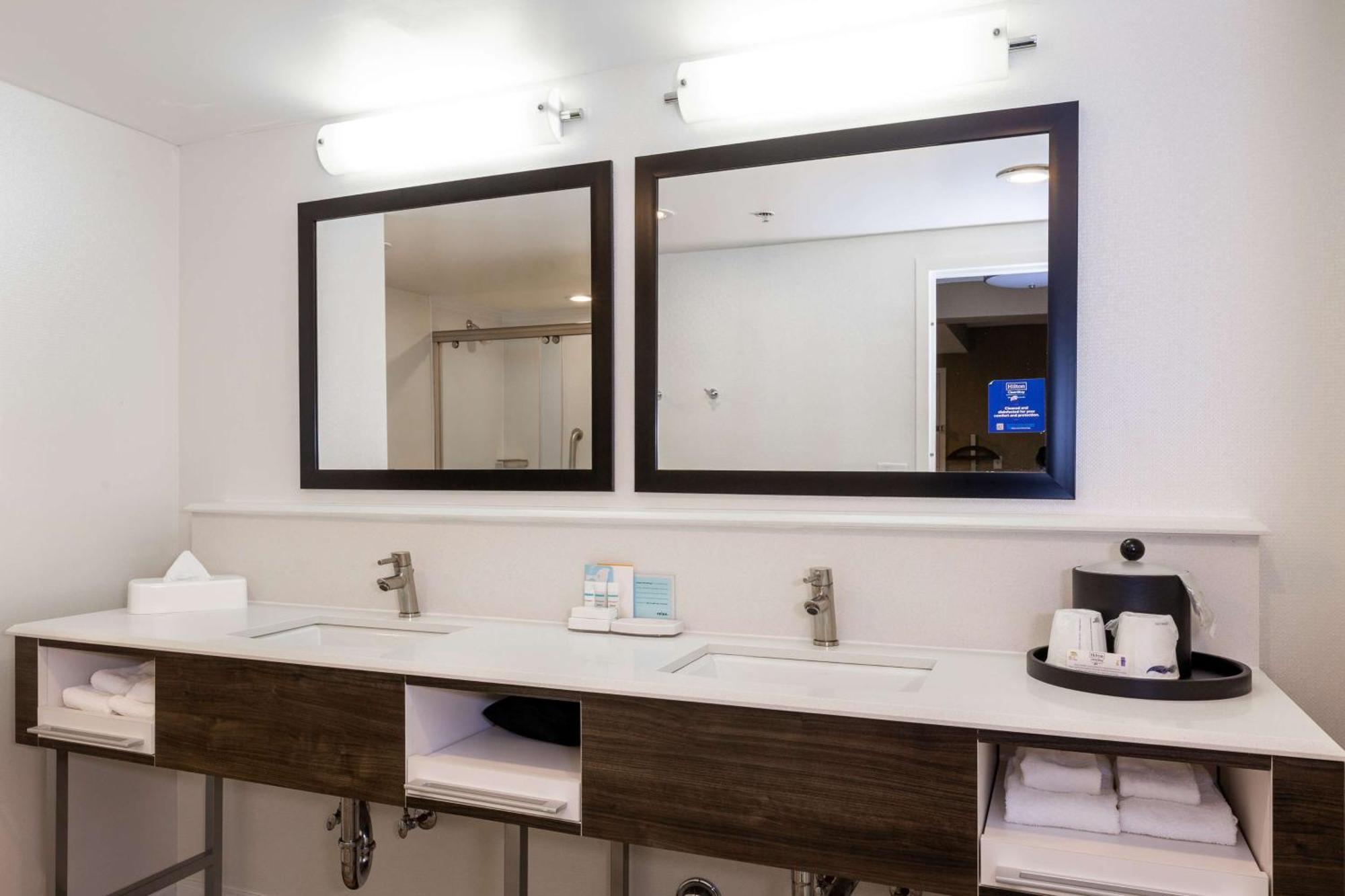 Hampton Inn & Suites Raleigh Cary Lenovo Center Dış mekan fotoğraf