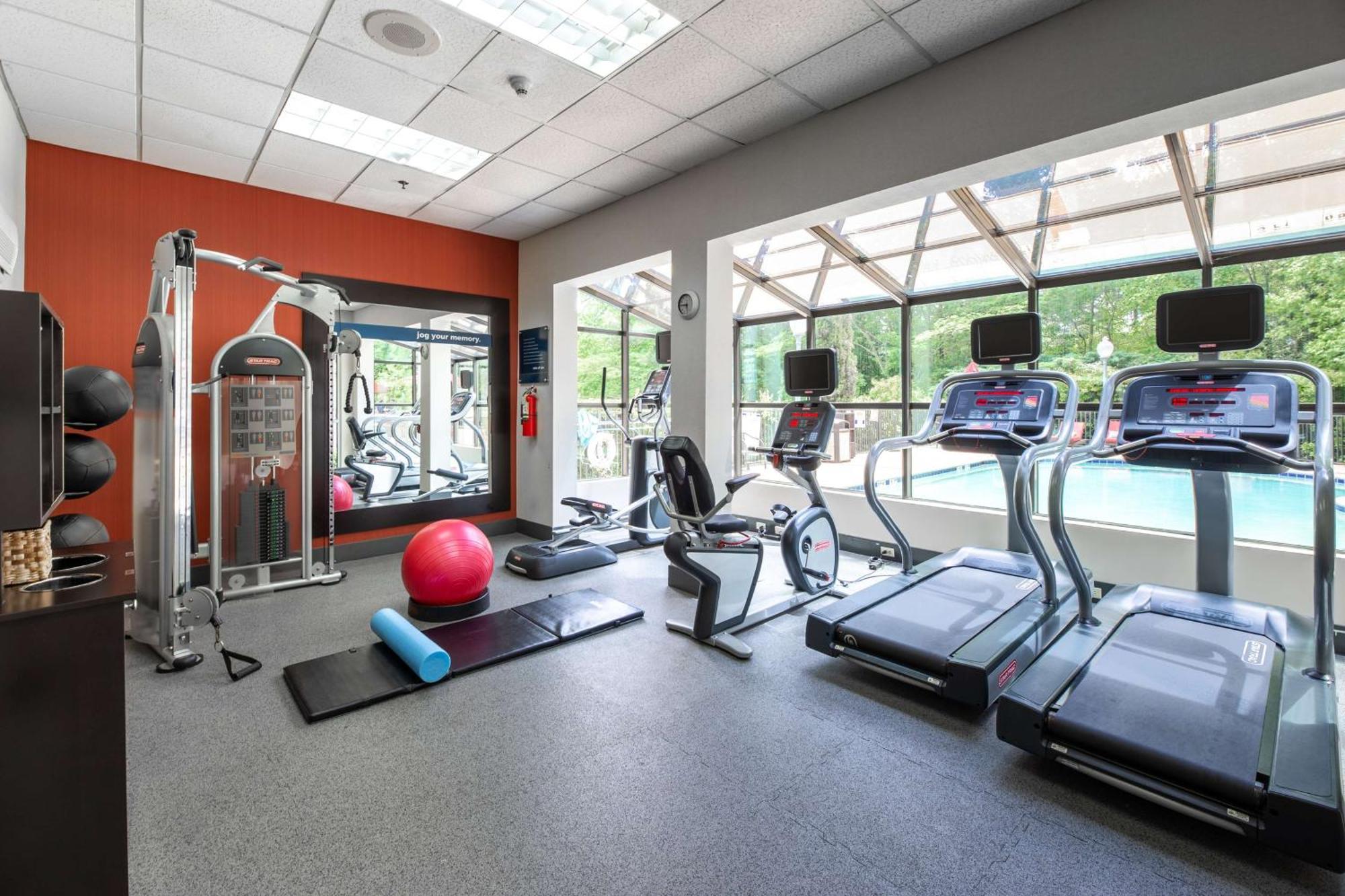 Hampton Inn & Suites Raleigh Cary Lenovo Center Dış mekan fotoğraf